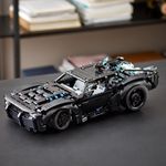 LEGO Technic 42127 BATMOBILE DI BATMAN, Modellino Auto da Costruire con Mattoncini Luminosi, Set del Film del 2022