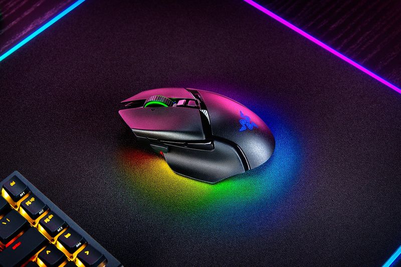 Razer-Basilisk-V3-Pro-mouse-Mano-destra-RF-Wireless--Bluetooth--USB-Type-C-Ottico-30000-DPI--RAZER-BASILISK-V3-PRO-GAMIN