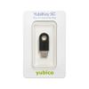 Der-YubiKey-5-ist-ein-kleines-USB-Gert-das-mehrereAuthentifizierungs--und-kryptographische-Protokolle-untersttzt.-Mit-ei