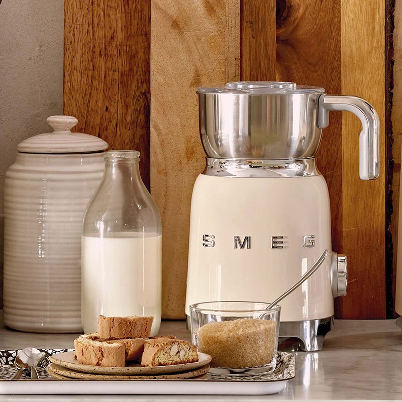 Smeg-Montalatte-50-s-Style-–-Panna-LUCIDO-–-MFF11CREU