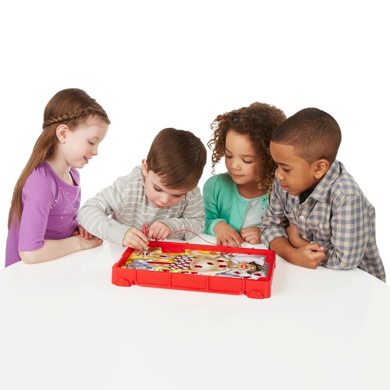 Hasbro-Gaming-L-allegro-chirurgo
