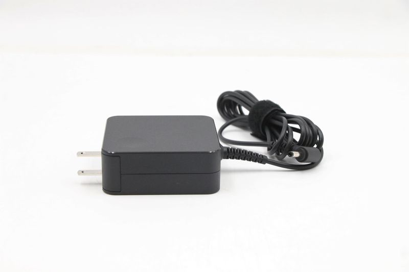 Lenovo-01FR146-adattatore-e-invertitore-Interno-65-W-Nero--Lenovo-ACADAPTER-ADLX65CLGU2A-20V3.25A-COO-