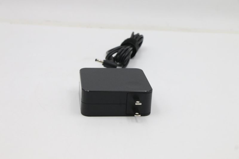 Lenovo-01FR146-adattatore-e-invertitore-Interno-65-W-Nero--Lenovo-ACADAPTER-ADLX65CLGU2A-20V3.25A-COO-
