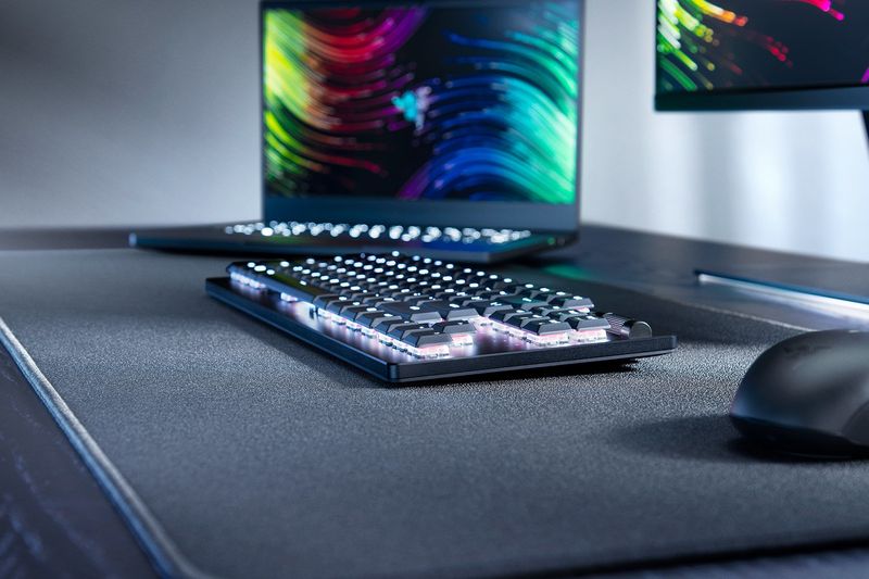 Razer-Deathstalker-V2-Pro-QWERTZ-lineare-RZ03-04370400-R3G1