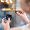 Clip-in-ear1-Play-Batteria-ricaricabile-BT-5.3-nera-35-ore