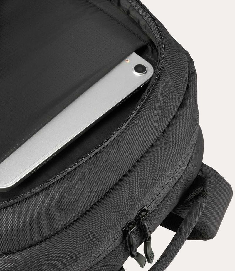 Tucano-LATO-15--406-cm--16---Zaino-Nero