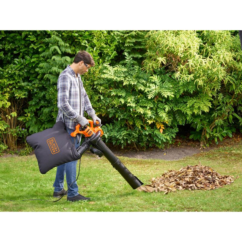 Aspirafoglie-elettrico-Black---Decker-BEBLV260-QS-per-pulizia-giardino