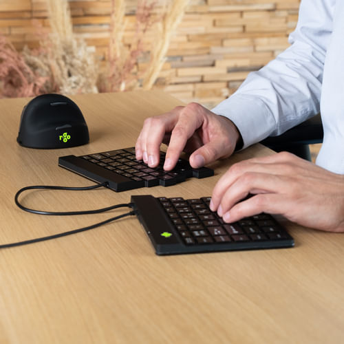 R-Go-Tools-R-Go-Split-Tastiera-Ergonomico-QWERTY--IT--nero-cablata