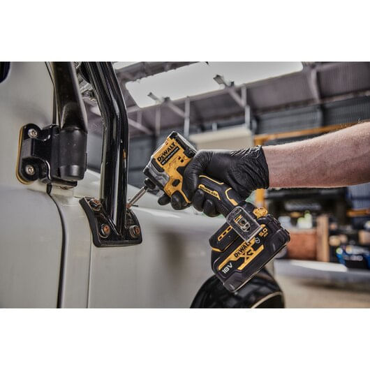 DeWALT-DCF850N-XJ-cacciavite-elettrico-e-avvitatore-a-impulso-3250-Giri-min-Nero-Giallo