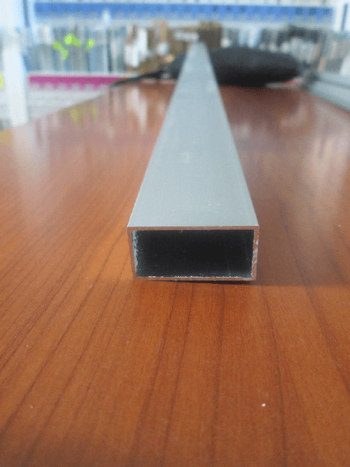 Profili in alluminio anodizzato argento tubo rettangolare mm 20x10x1 - da mt.1