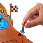 Hot-Wheels-Monster-Trucks-Torneo-dei-Titani-Playset-con-Monster-Truck-Bigfoot-e-Gunkster-per-sfide-testa-a-testa--giocattolo-per-bambini-4--anni