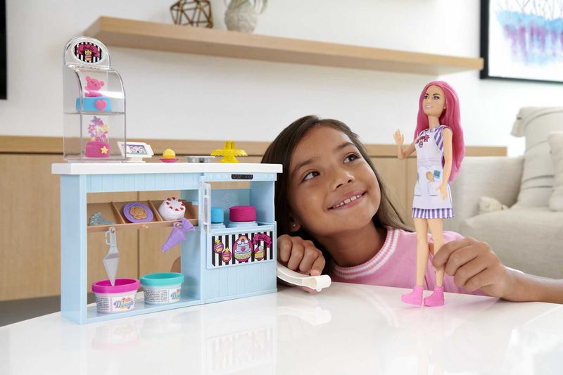 Barbie-Pasticceria---Playset-con-Bambola-e-Postazione-da-Pasticceria---Bambola-da-30-cm---Oltre-20-Accessori-per-Dolci---Regalo-per-Bambini-da-3--Anni