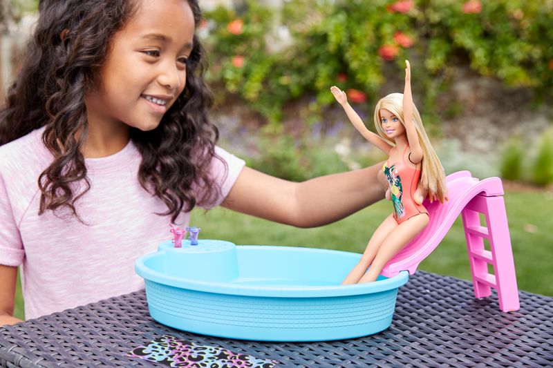 Mattel-Mattel---Piscina-con-Bambola-Barbie-Ghl91