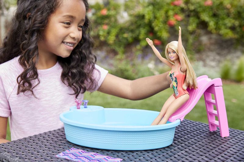 Mattel-Mattel---Piscina-con-Bambola-Barbie-Ghl91