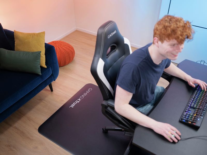 Trust-GXT-715-feltrino-protettore-per-mobile-su-pavimento-Nero