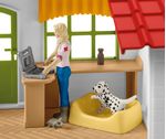 Schleich-Veterinarian-practice-with-pets