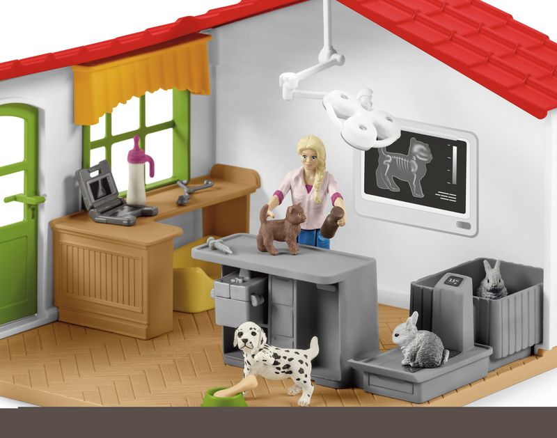 Schleich-Veterinarian-practice-with-pets