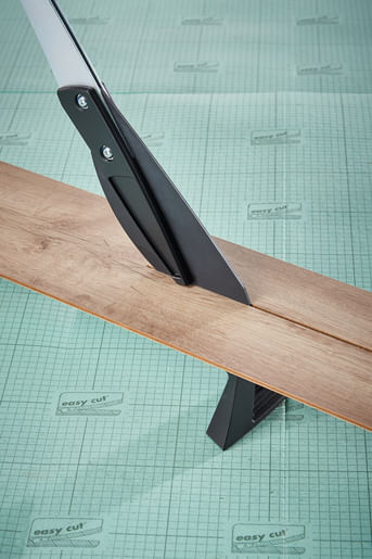 wolfcraft-Taglierina-per-Laminato-e-Vinile-VLC-800-6939000