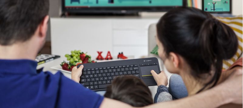 Logitech-wireless-touch-keyboard-k400-plus-tastiera-rf-wireless-qwertz-ceco-nero