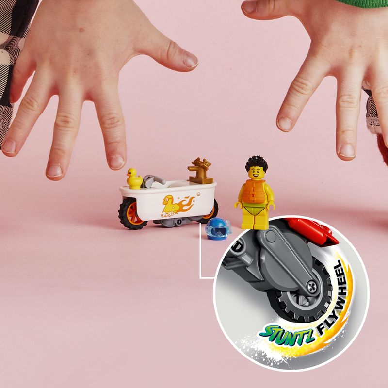 LEGO-City-Stuntz-60333-Stunt-Bike-Vasca-da-Bagno-Moto-Giocattolo-con-Minifigure-Giochi-per-Bambini-dai-5-Anni-Idea-Regalo