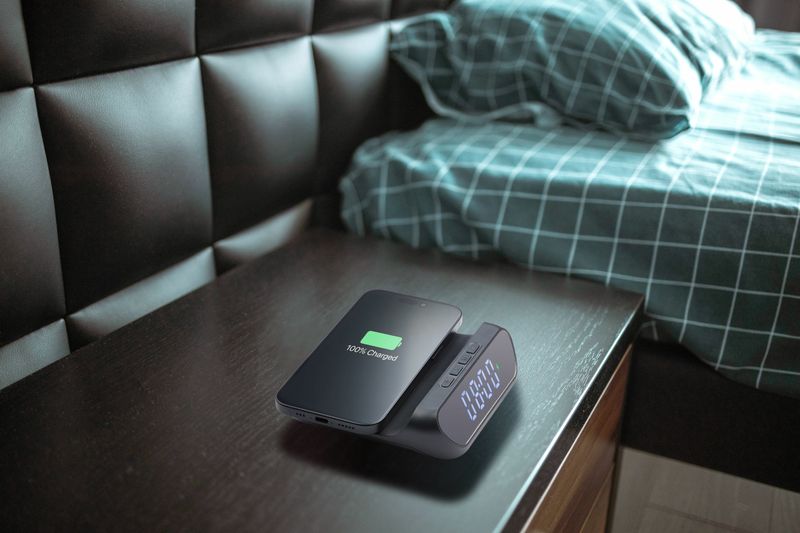 Caricabatterie-Cellular-Line-WIRELESSCLOCK2K-SMART-CLOCK-WIRELESS-15W