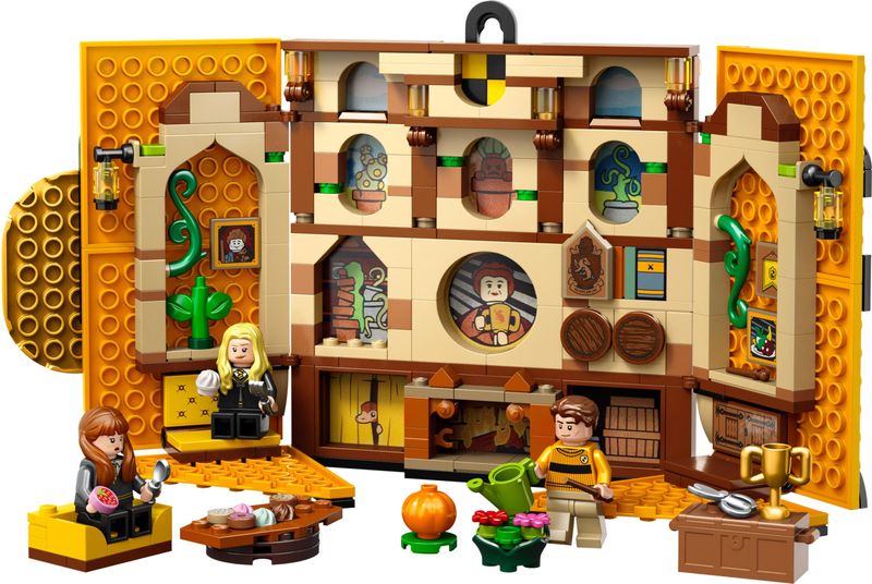 LEGO-Harry-Potter-76412-Stendardo-della-Casa-Tassorosso-da-Parete-Sala-Comune-Castello-di-Hogwarts-Giocattolo-da-Collezione