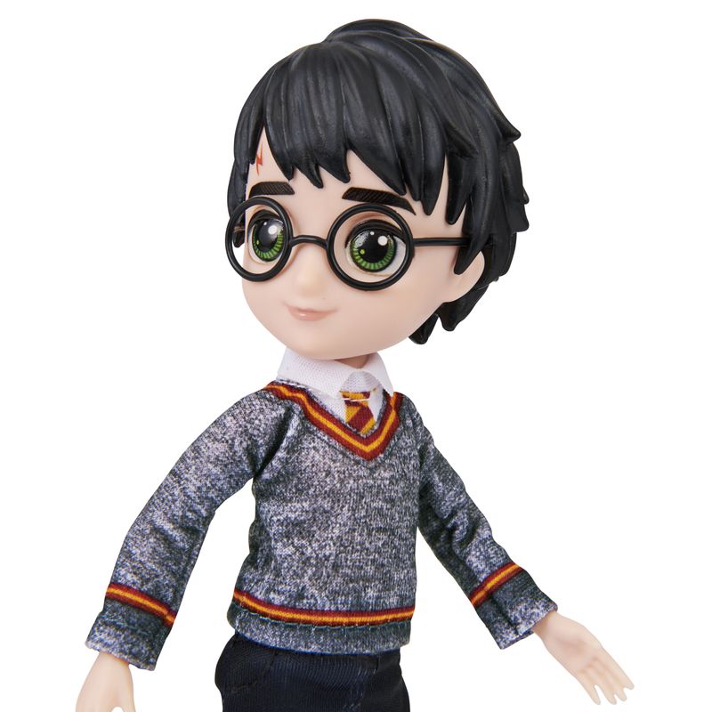 Wizarding-World---Bambola-articolata-Harry-Potter-20cm---Bacchetta-e-divisa-di-Hogwarts-inclusa---Collezione-Harry-Potter---Per-bambini-dai-5-anni-in-su