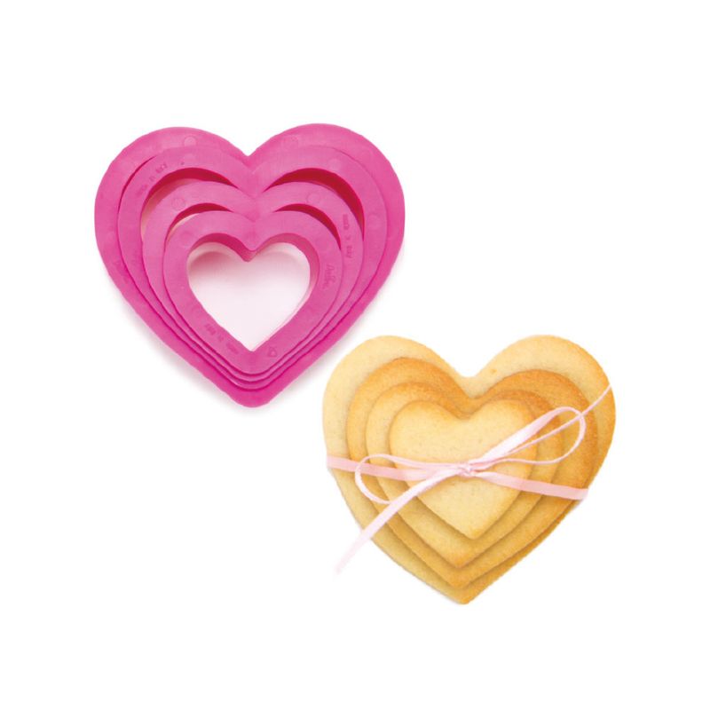 Set-di-4-tagliabiscotti---cuore-rosso