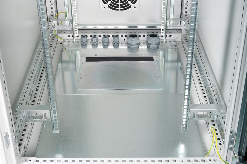 Armadio-42-Unit--19-Per-Reti-Misure--A-2100-X--L-800-X--P-1000-Mm.-Colore-Grigio-Chiaro-Da-Esterno-Ip55