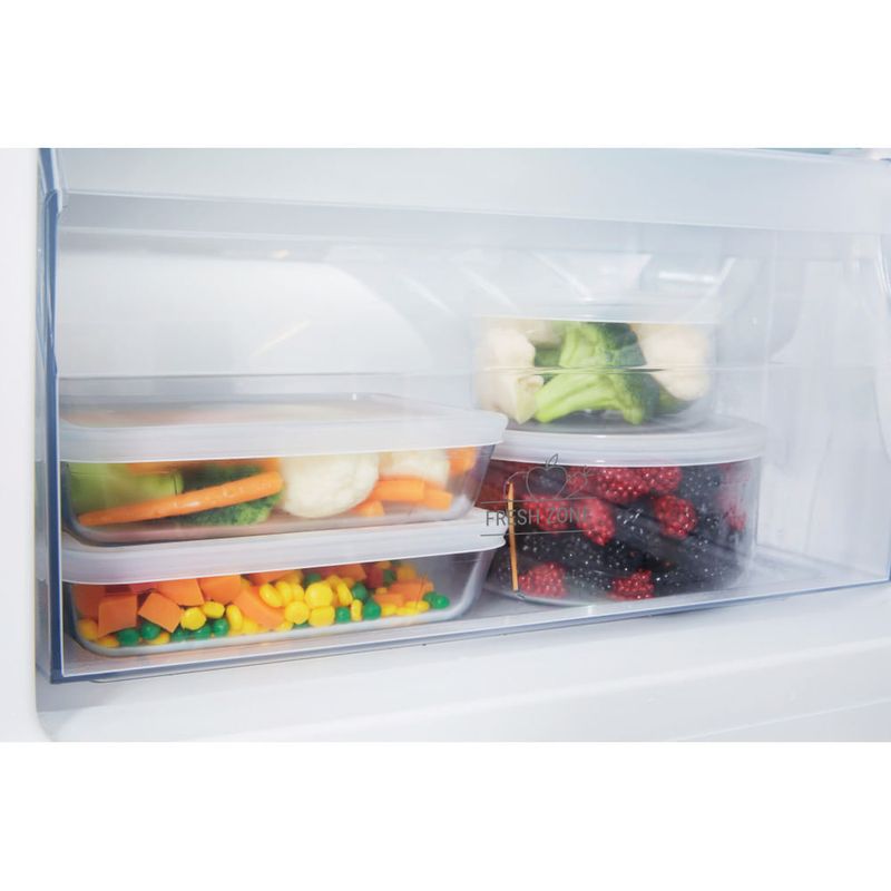 Hotpoint-frigorifero-combinato-ad-incasso-bcb-703011-e