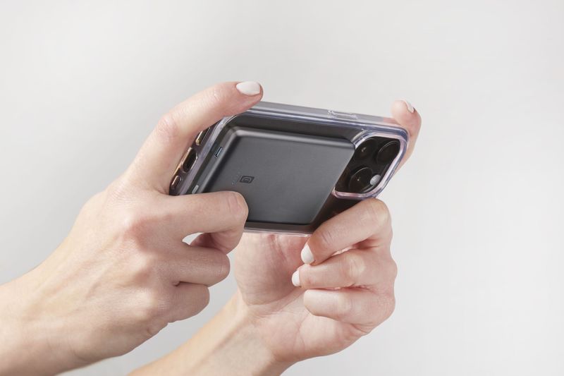 Cellularline-Power-Bank-MAG-LITE-5000---Caricabatterie-Wireless-7.5W