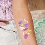 Cool-Maker-SHIMMER-ME-Rullo-per-tatuaggi---Gioco-Tatuaggi-Bambina---4-colori-e-180-motivi---Tattoo-bambini---Giocattolo-per-bambine-da-8-anni