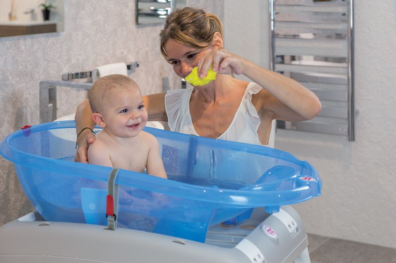 Cavalletto-per-vasca-Okbaby-845-supporto-sicuro-e-stabile-per-il-bagnetto