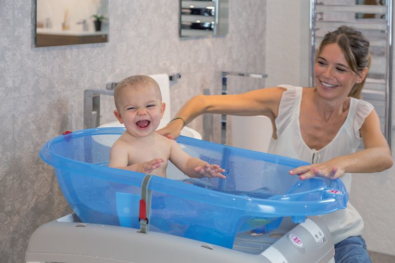 Cavalletto-per-vasca-Okbaby-845-supporto-sicuro-e-stabile-per-il-bagnetto
