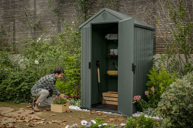 Casetta-Keter-Darwin-4x4-Evotech-Verde-in-resina-124x117-cm-da-giardino