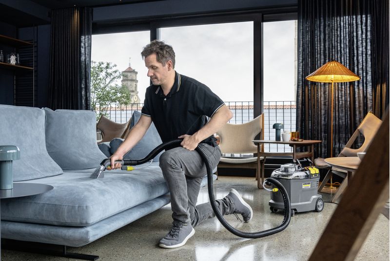 Karcher-Puzzi-8-1---Aspiratore-per-Tappeti-e-Tessuti