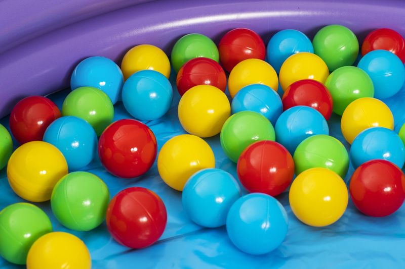 Bestway-piscina-gonfiabile-per-bambini-con-50-palline-set-da-gioco-102x25cm