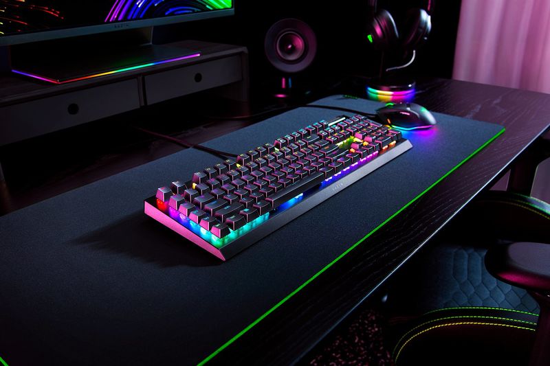 RAZER-BlackWidow-V4-X---Green-Switch--Clicky----Tastiera-da-gioco-meccanica