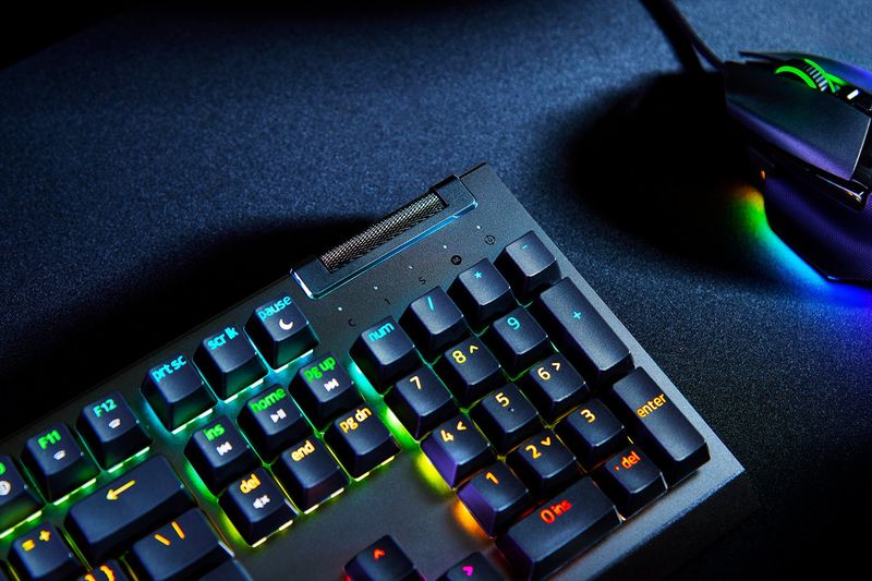 RAZER-BlackWidow-V4-X---Green-Switch--Clicky----Tastiera-da-gioco-meccanica