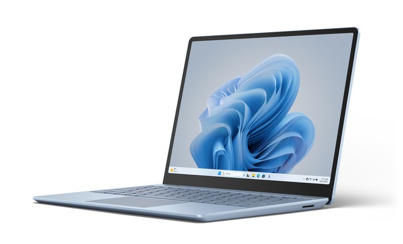Microsoft-Surface-Laptop-Go-3-124--Blu-ghiaccio-i5-1235U-8-GB-256-GB-SSD-Win11