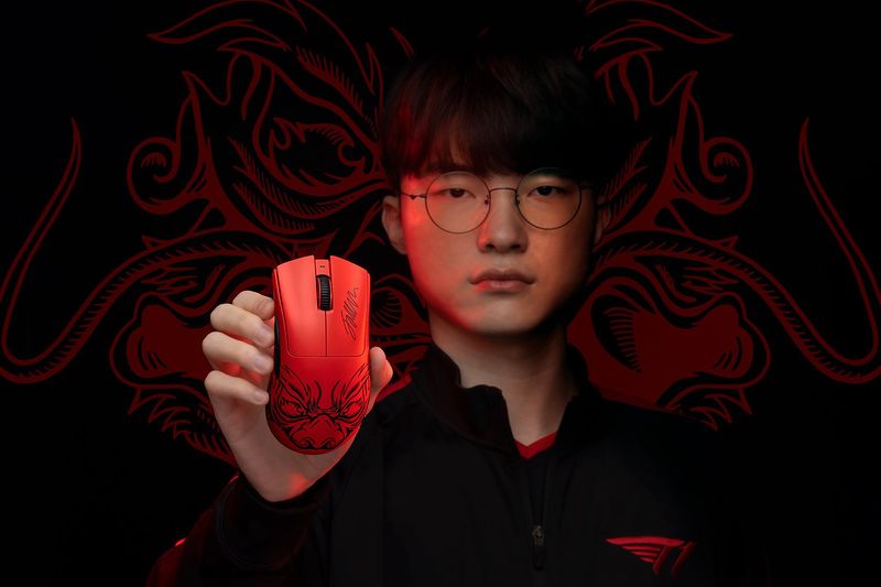 Razer-DeathAdder-V3-Pro-Faker-Edition-mouse-Mano-destra-RF-Wireless---USB-Type-C-Ottico-30000-DPI--RAZER-DEATHADDER-V3-P