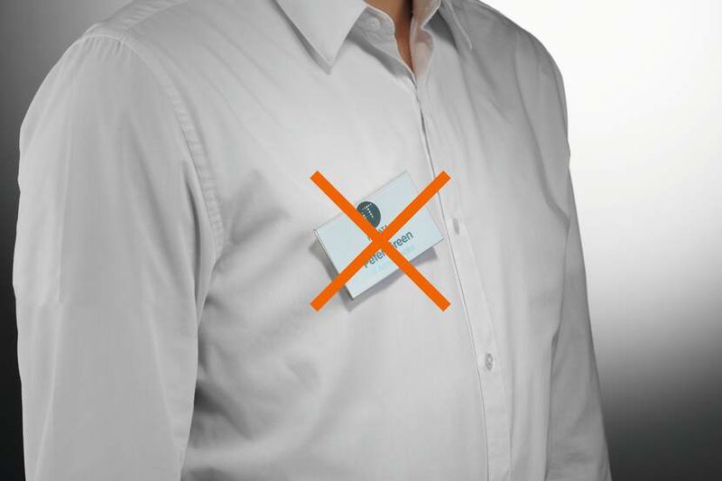 Phoenix-Contact-824419-etichetta-non-adesiva-1-pz-Argento--Durable-Name-Badge-54x90mm-with-Place---Hold-Magnet-Transpare