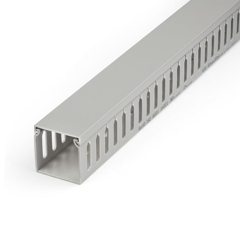 StarTech.com-Canalina-di-cablaggio-cavi-scanalata-con-coperchio-50mm-P-x-50mm-H---2m-L---8mm-canalina-passacavi-in-PVC