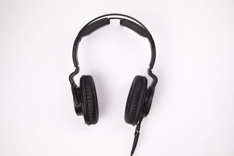 Zoom-ZDM-1PMP-Kit-Podcast-con-Microfono-Cavo-e-Cuffie-con-Treppiede