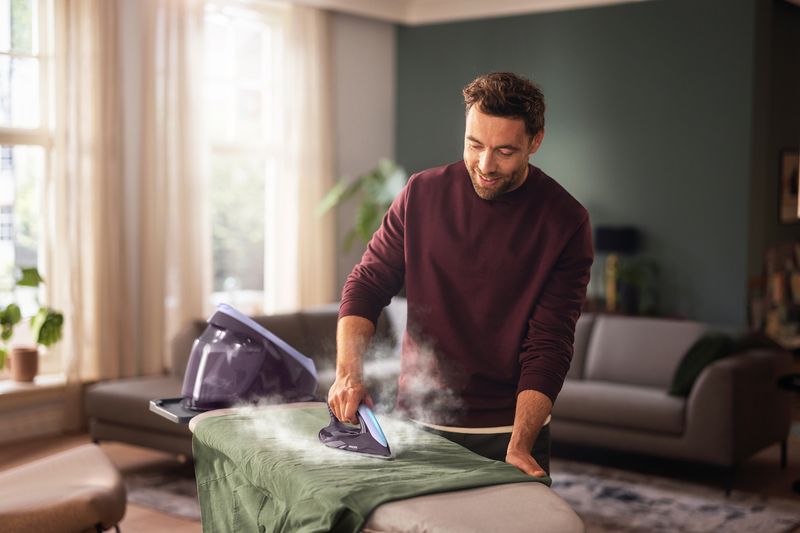 Philips-7000-series-PSG7050-30-ferro-da-stiro-a-caldaia-2100-W-18-L-Piastra-soletta-SteamGlide-Elite-Viola