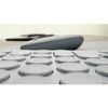 Logitech-Pebble-Mouse-2-M350s-wireless-Bluetooth-sottile-portatile-leggero-personalizzabile-clic-discreti-Easy-Switch-per-Windows-macOS-iPadOS-Android-Chrome-OS---Grafite