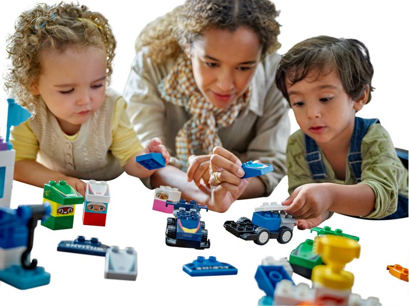 LEGO-Duplo-Auto-da-corsa-e-piloti-Team-F1-10445