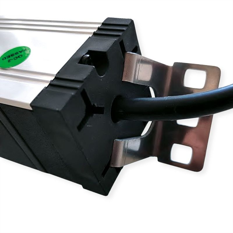 Value-19-1Uh-Pdu-7---Way-Socket-45-With-Overload-Protector-2M