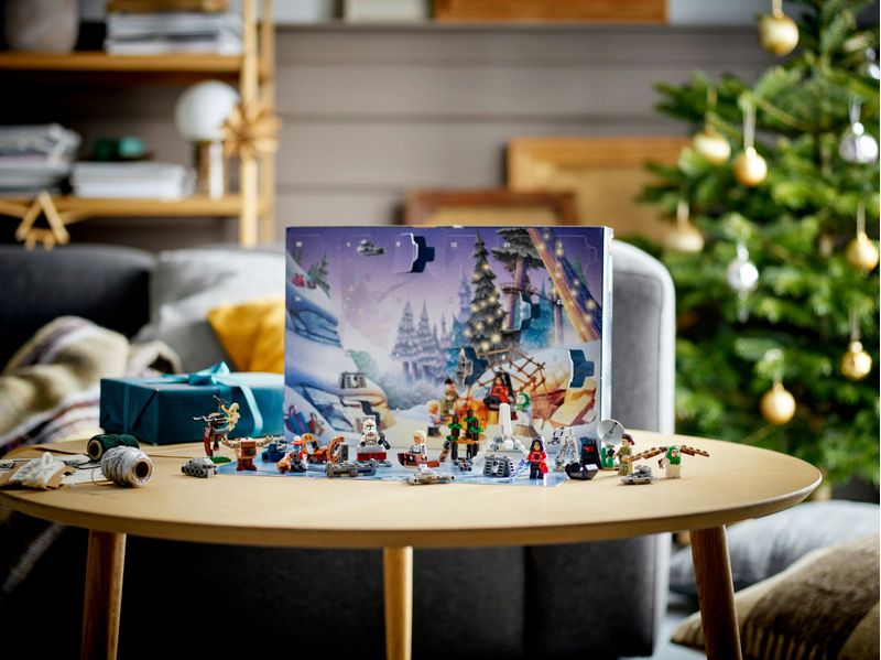 LEGO-Star-Wars-75366-Calendario-dell-Avvento-2023-24-Regali-di-Natale-con-9-Personaggi-10-Veicoli-Giocattolo-e-5-Mini-Modelli