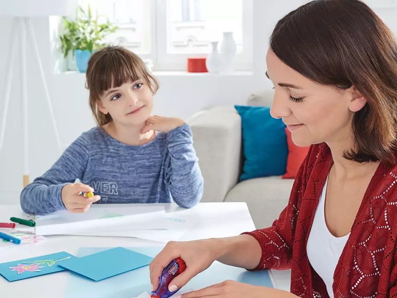 tesa-ecoLogo-Refill-Klebekassette-PERMANENT-GLUE-84-mm-x-14-m-ohne-LA¶sungsmittel-klebt-dauerhaft--59110-5-5-